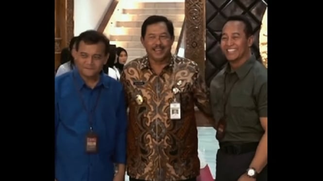 Pj Gubernur Jateng Nana Sudjana unggah video bareng Andika-Luthfi