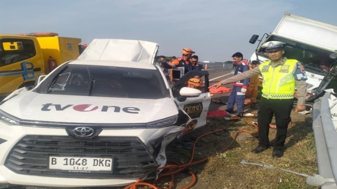 Mobil kru tvOne kecelakaan di tol Pemalang