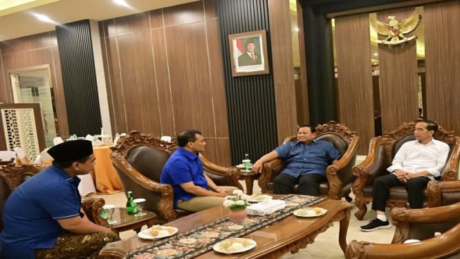 Presiden Prabowo dan Jokowi bersama Ahmad Luthfi dan Gus Yasin