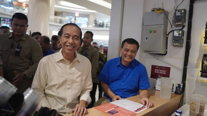 Jokowi bersama Cagub Ahmad Luthfi di Purwokerto