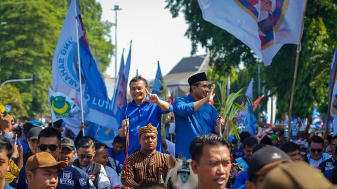 Kampanye akbar Ahmad Luthfi-Gus Yasin di di Benteng Vastenburg Solo