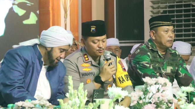 Habib Syech bin Abdul Qodir Assegaf Pimpin Jepara Bersholawat