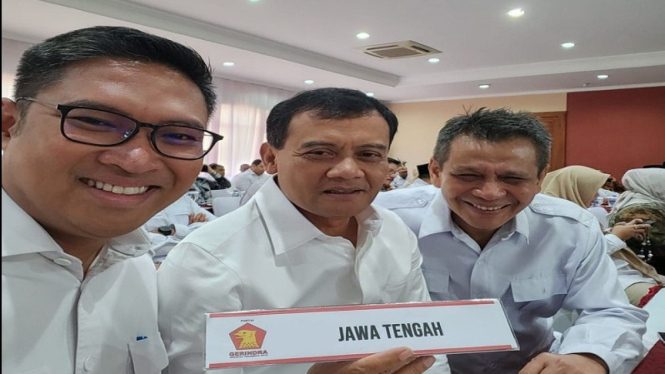 Ketua DPD Gerindra Sudaryono bersama Cagub Jateng Ahmad Luthfi