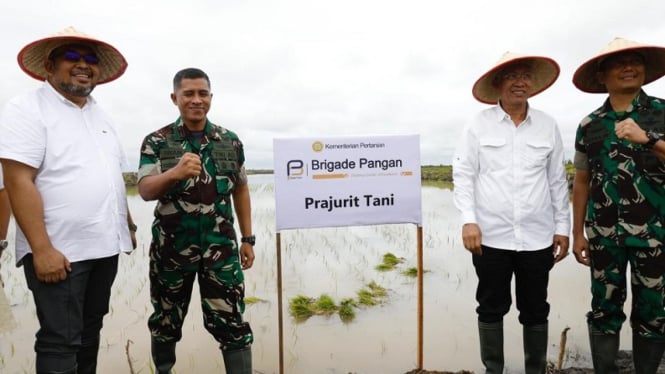 Dirjen PSP Kementan, Andi Nur Alam Syah di tanam bersama di Kapuas