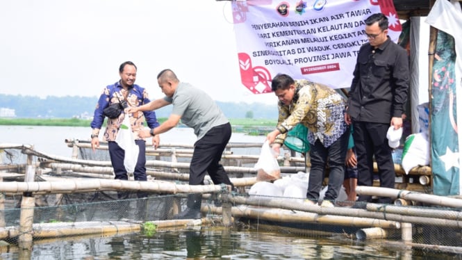 BNPT Serahkan Bibit Ikan Kepada Mitra Deradikalisasi