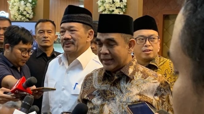 Ketua MPR RI, Ahmad Muzani (kanan)