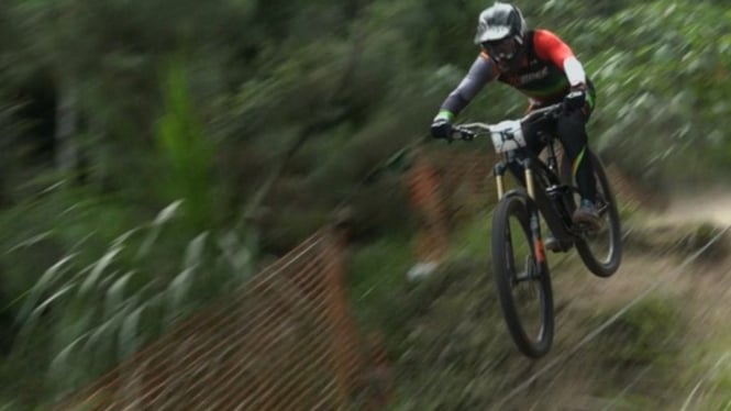 Ilustrasi balap sepeda downhill