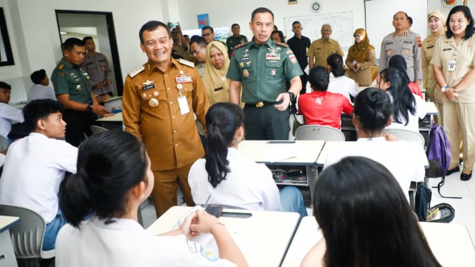 Gubernur Jawa Tengah, Ahmad Lutfi