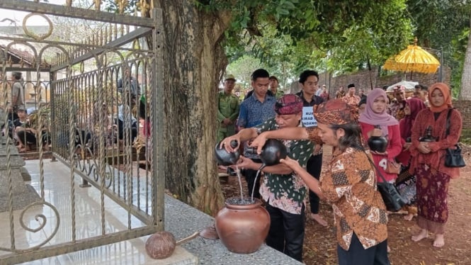 Tradisi apitan di Gunungpati