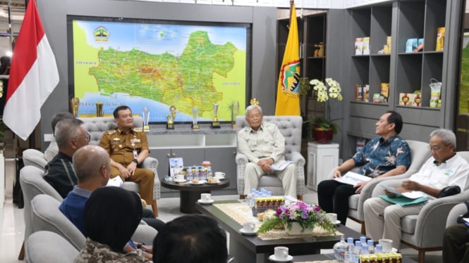 Audiensi dengan Gubernur Jateng Ahmad Lutfi