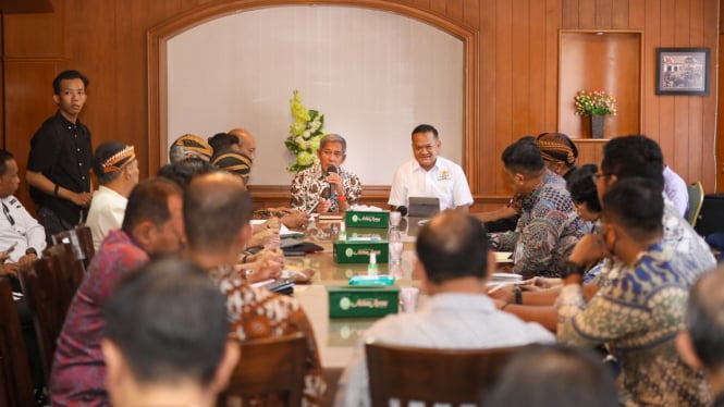 Sekda Jateng Sumarno
