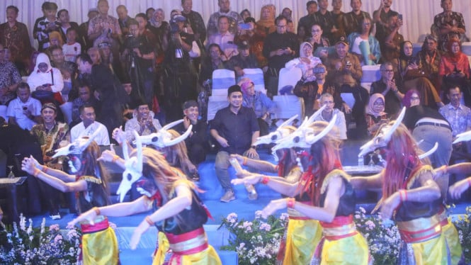 Parade kesenian di Jateng