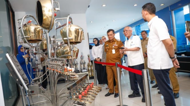 Gubernur Jawa Tengah, Ahmad Lutfi