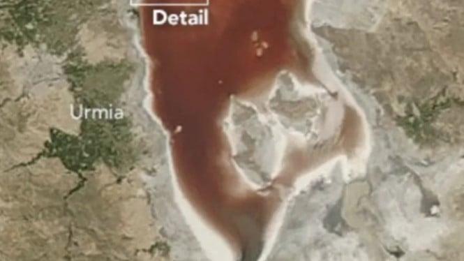 Danau merah di Iraq.