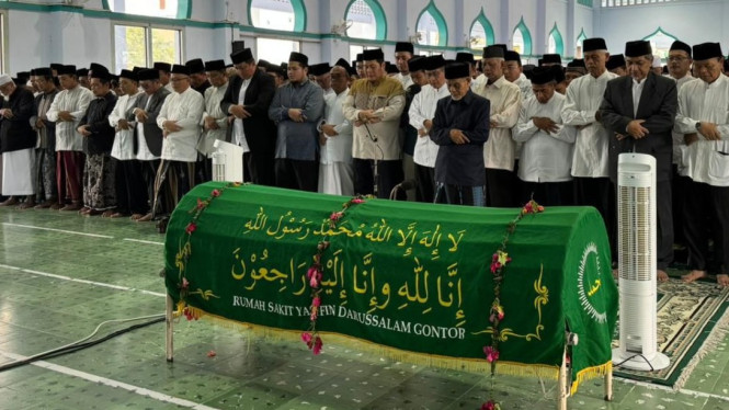 KH Amal Fathullah Zarkasyi