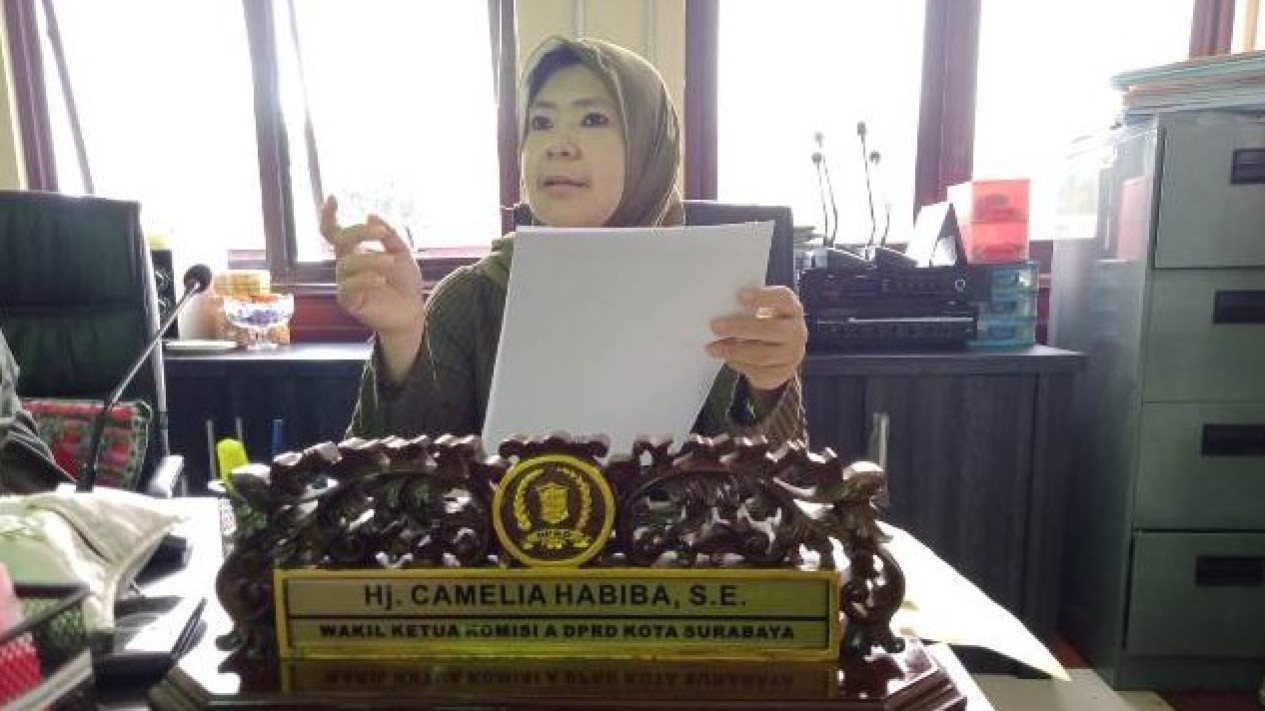 Wakil Ketua Komisi A DPRD Surabaya, Camelia Habiba