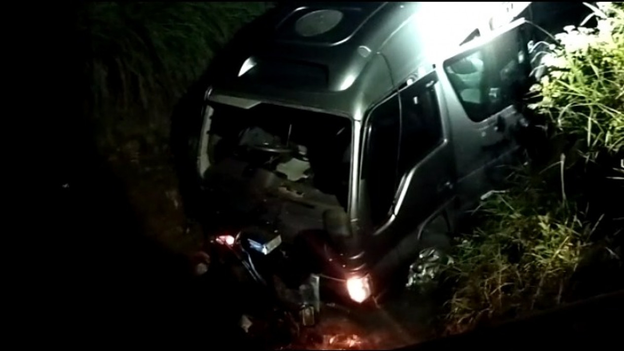 Mobil elf rombongan Ansor dilempari orang tak dikenal