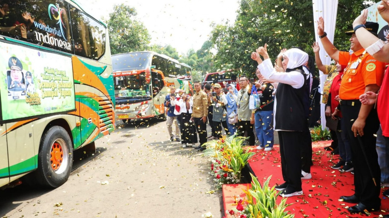 Gubernur Khofifah lepas keberangkatan mudik gratis Jakarta-Jatim