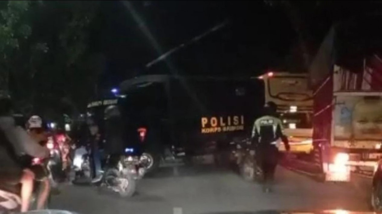 Rombongan Truk Brimob Polda Jatim Tabrakan di Bojonegoro
