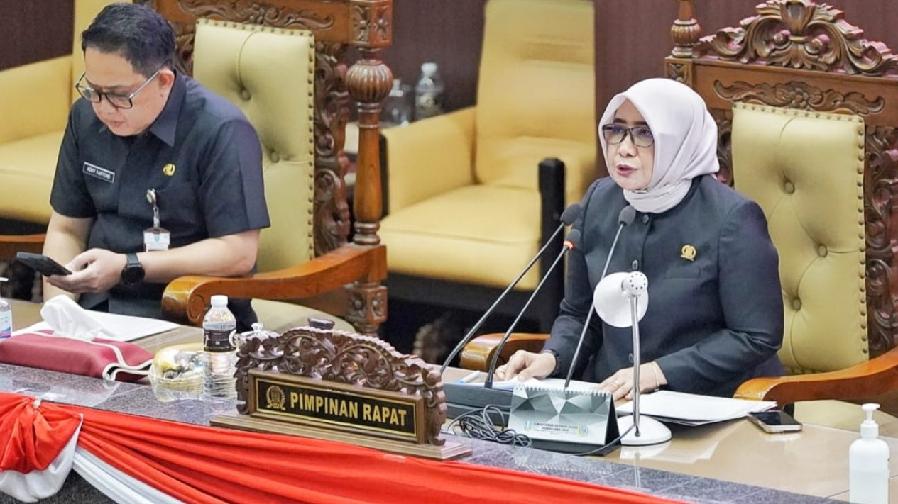 Wakil Ketua DPRD Jatim Anik Maslachah