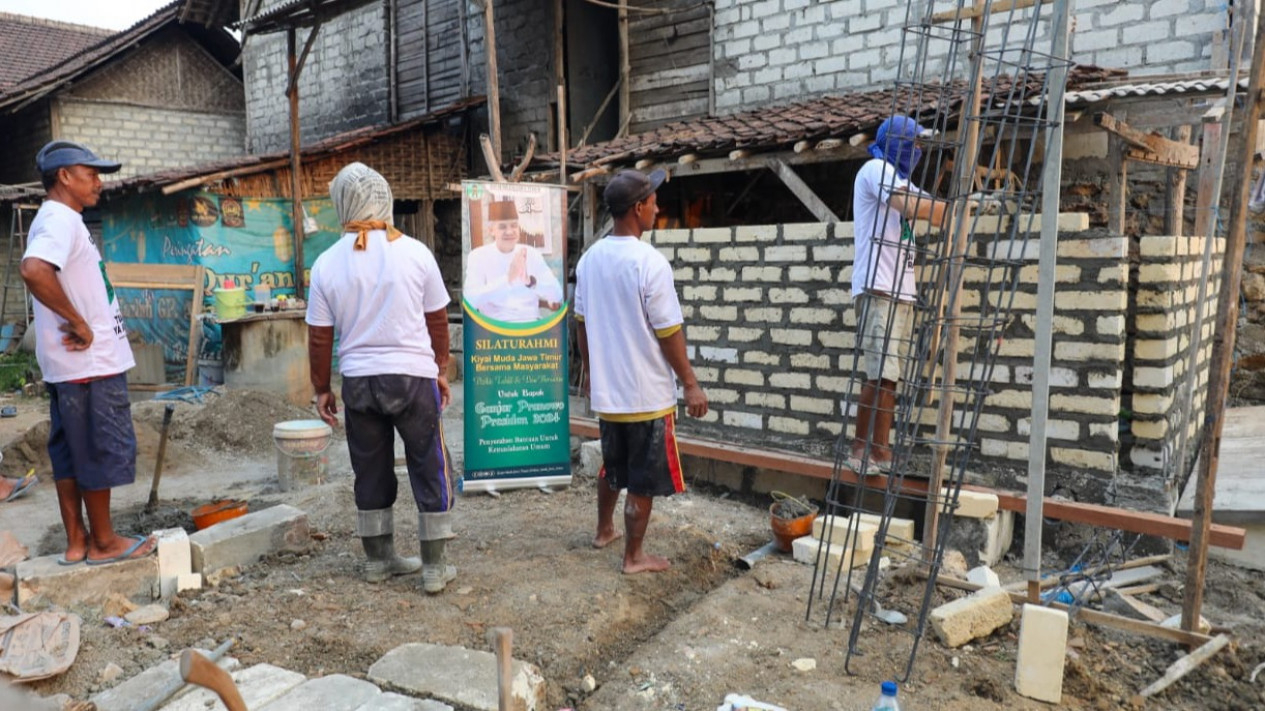 Kiai Muda Ganjar bangun MCK bagi masyarakat di daerah Tuban