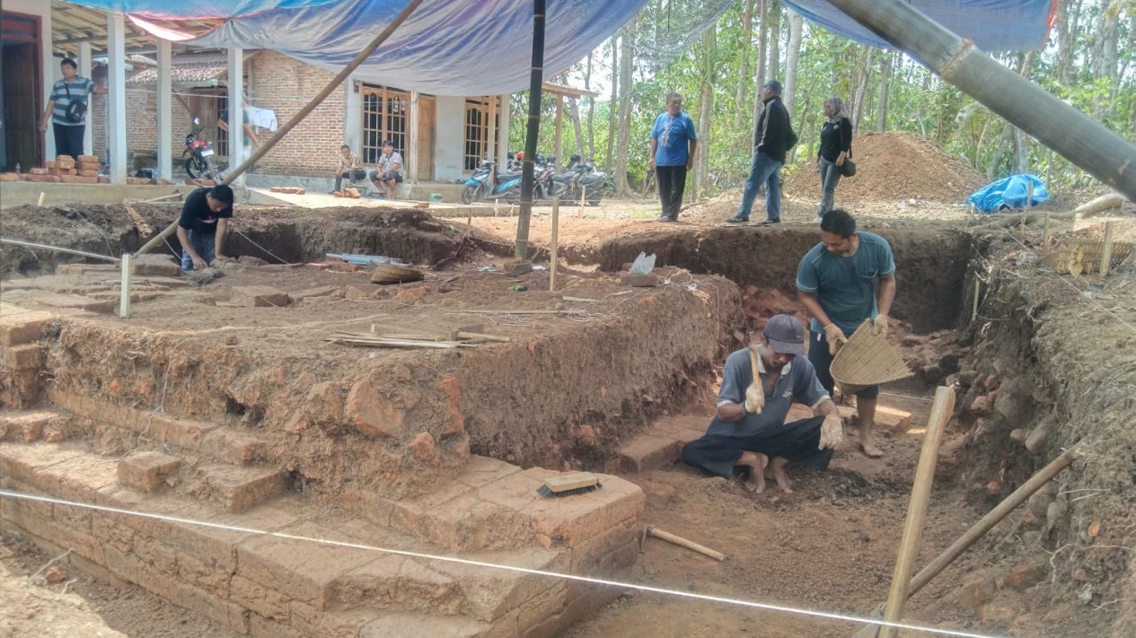 Proses eskavasi Situs Gondang Trenggalek.