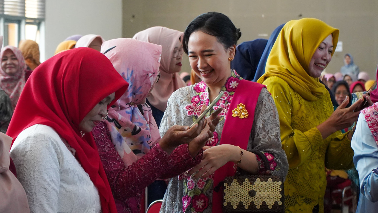 Hari Kartini dan Hari Pendidikan Nasional DWP Kabupaten Kediri.