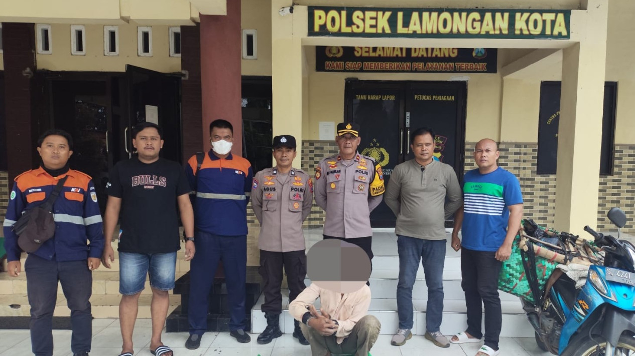 Pelaku saat diamankan polisi