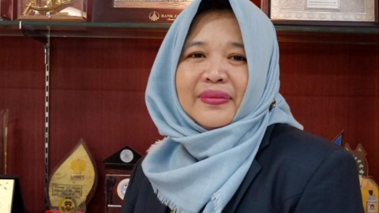 Prof Sri Winarsi