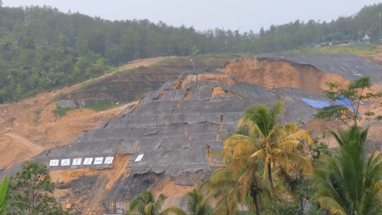 Tebing Bendungan Bagong Trenggalek alami longsor