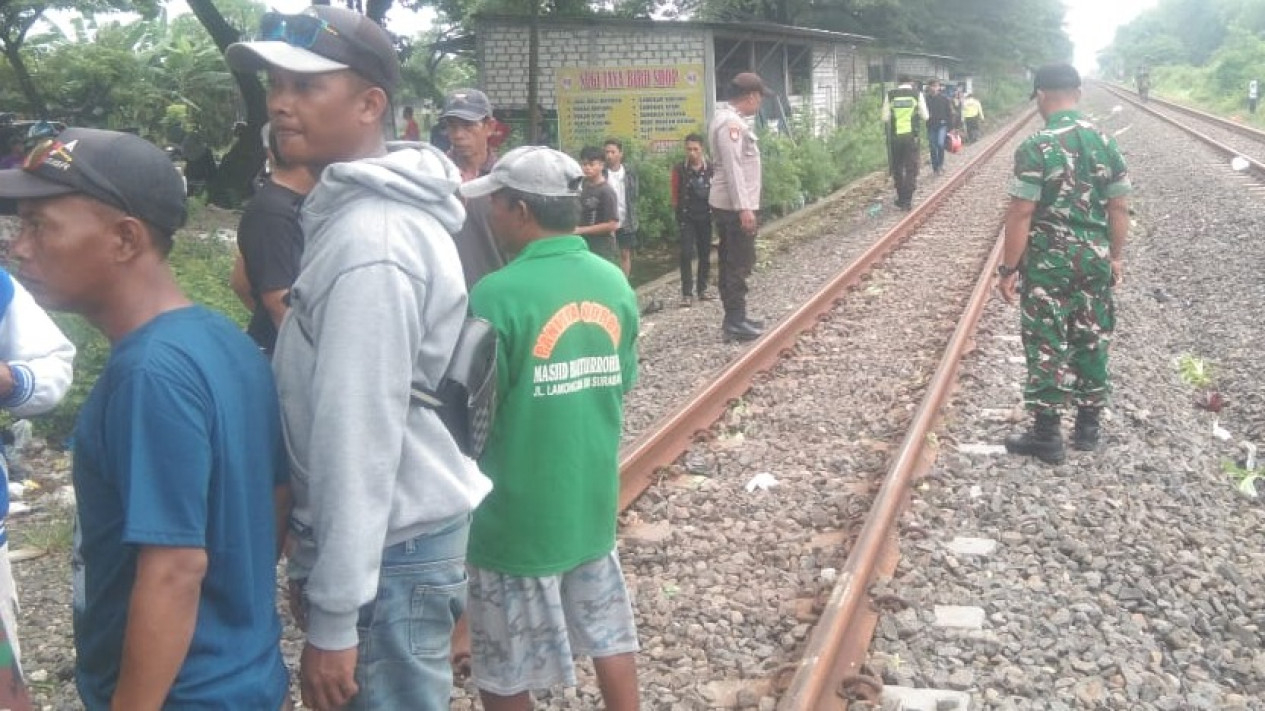 Perlintasan kereta api lokasi korban ditabrak KA di Lamongan