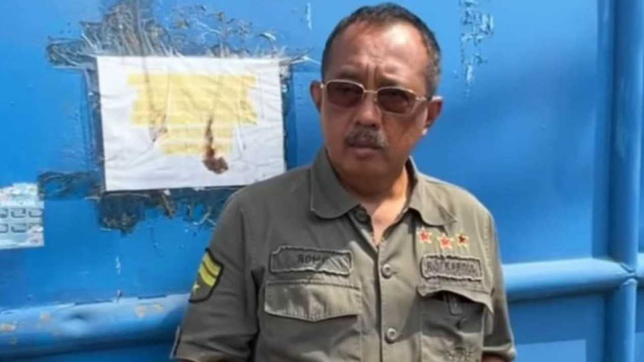 Wakil Wali Kota Surabaya Armuji saat mendatangi perusahaan di kawasan Margomulyo yang menahan ijazah karyawan