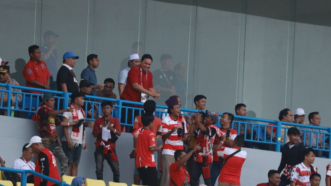Achsanul Qosasi di Stadion Gelora Joko Samudro