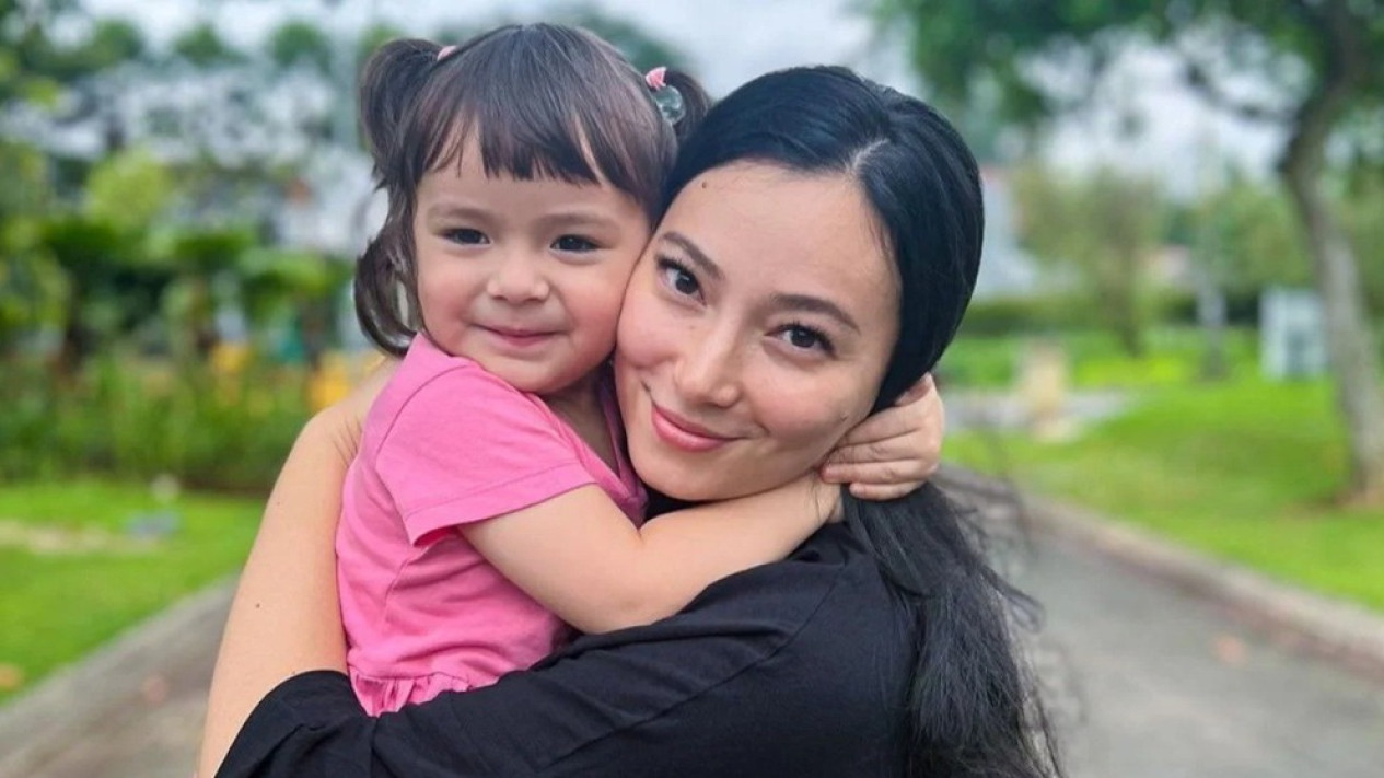 Asmirandah dan Chloe Emanuelle Van Wattimena