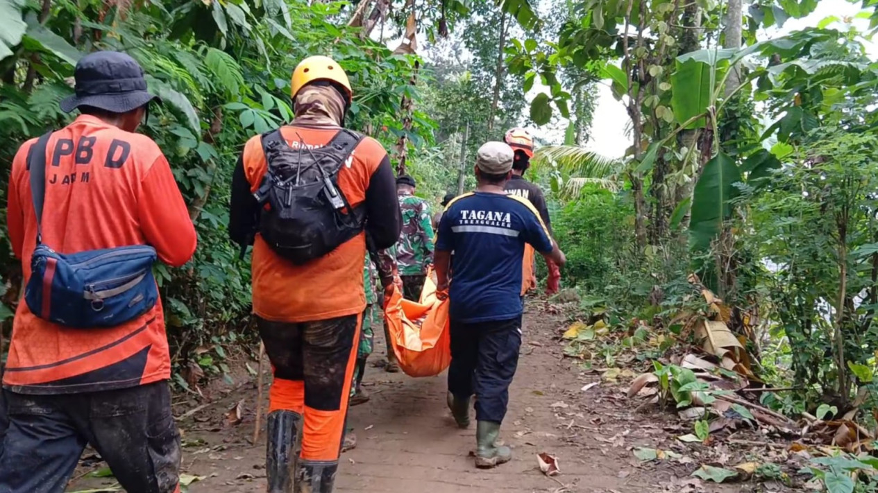 Jenazah dibawa ke RSUD dr Soedomo Trenggalek