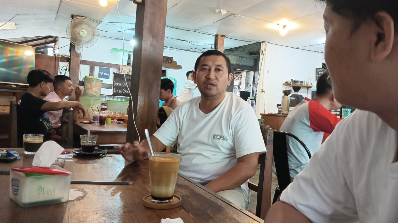 Manager Tim Sepakbola Trenggalek, Nur Efendi.