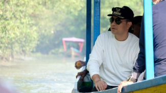 Eri Cahyadi tengah memperbaharui konsep wisata “Kebun Raya Mangrove” Eri Cahyadi tengah memperbaharui konsep wisata “Kebun Raya Mangrove”