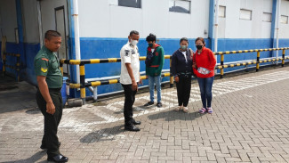 Cekcok di Rumah, Pria Ini Tusuk Istri Bertubi-tubi di Tempat Kerja