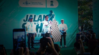 Momen Presiden Jokowi Buka dan Ikuti Jalan Sehat Menyambut 1 Abad NU