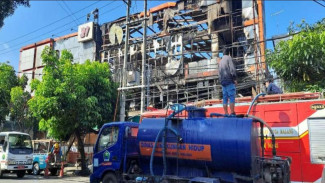 Plaza Malang Terbakar Dini Hari, Puluhan Kios Hangus