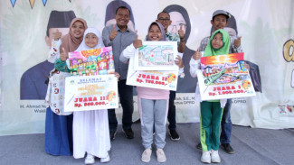 Siswa SD-MI Gresik Meriahkan Lomba Menggambar dan Mewarnai di Bandar Grissee 
