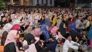 Ribuan Orang Hadiri Sholawatan di RSWH Gresik Ribuan Orang Hadiri Sholawatan di RSWH Gresik