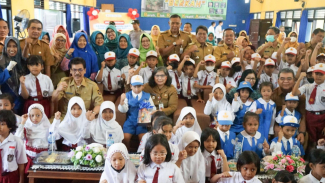 Hari Pertama Sub PIN Polio di Jawa Timur Hari Pertama Sub PIN Polio di Jawa Timur