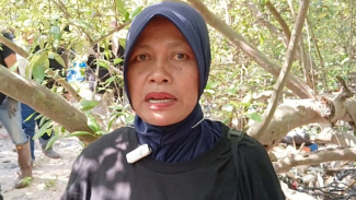 Chusniyati, pengelola Bank Sampah Bintang Mangrove dan Sekolah Sungai Chusniyati, pengelola Bank Sampah Bintang Mangrove dan Sekolah Sungai