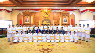 Malam apresiasi anggota Paskibraka di Grahadi Surabaya. Malam apresiasi anggota Paskibraka di Grahadi Surabaya.