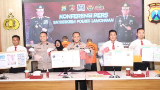 Pasangan Gay Ini Ditangkap Usai Bikin dan Sebar Konten Pornografi di Grup Facebook