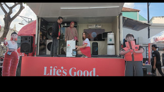 Kampanyekan Produk Premium, LG Life’s Good Truck Sapa Warga Surabaya