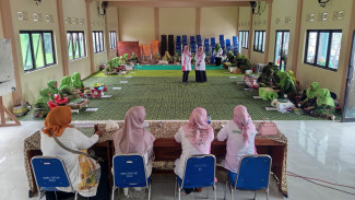 Lomba Hias Tumpeng PC Muslimat NU Sumenep
