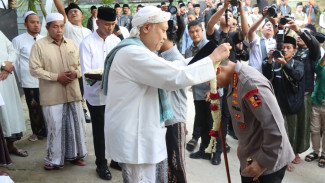 Saat Kapolri Jenderal Sigit Minta Nasihat Ulama Madura di Pesantren Banyuanyar Pamekasan