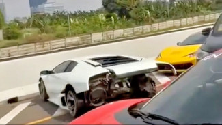 Heboh Lamborghini Ringsek Usai Kecelakaan di Tol Kunciran Tangerang